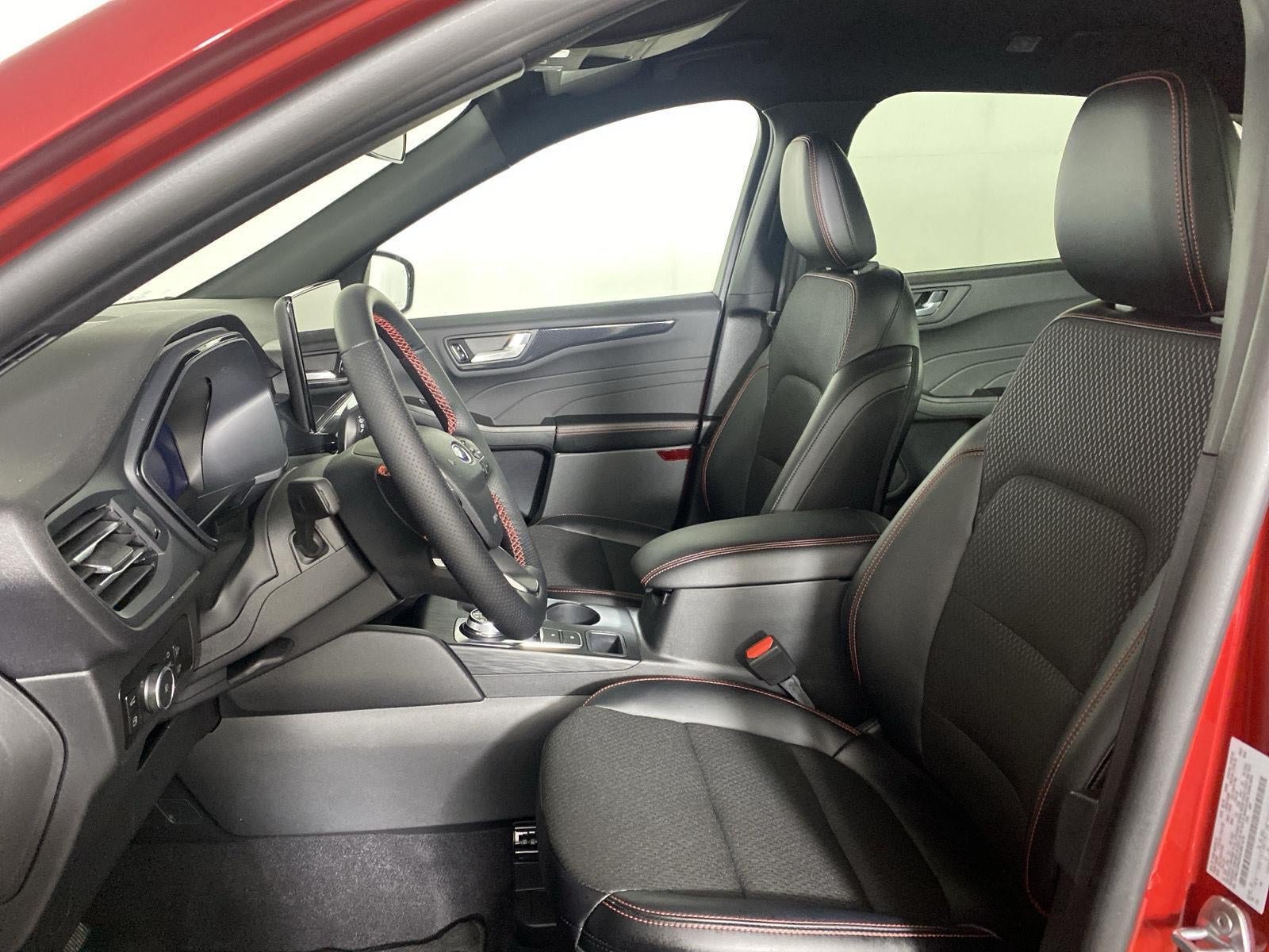 2025 Ford Escape Hybrid ST-Line Select