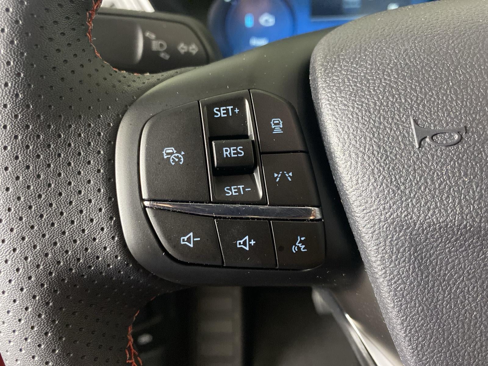 2025 Ford Escape Hybrid ST-Line Select