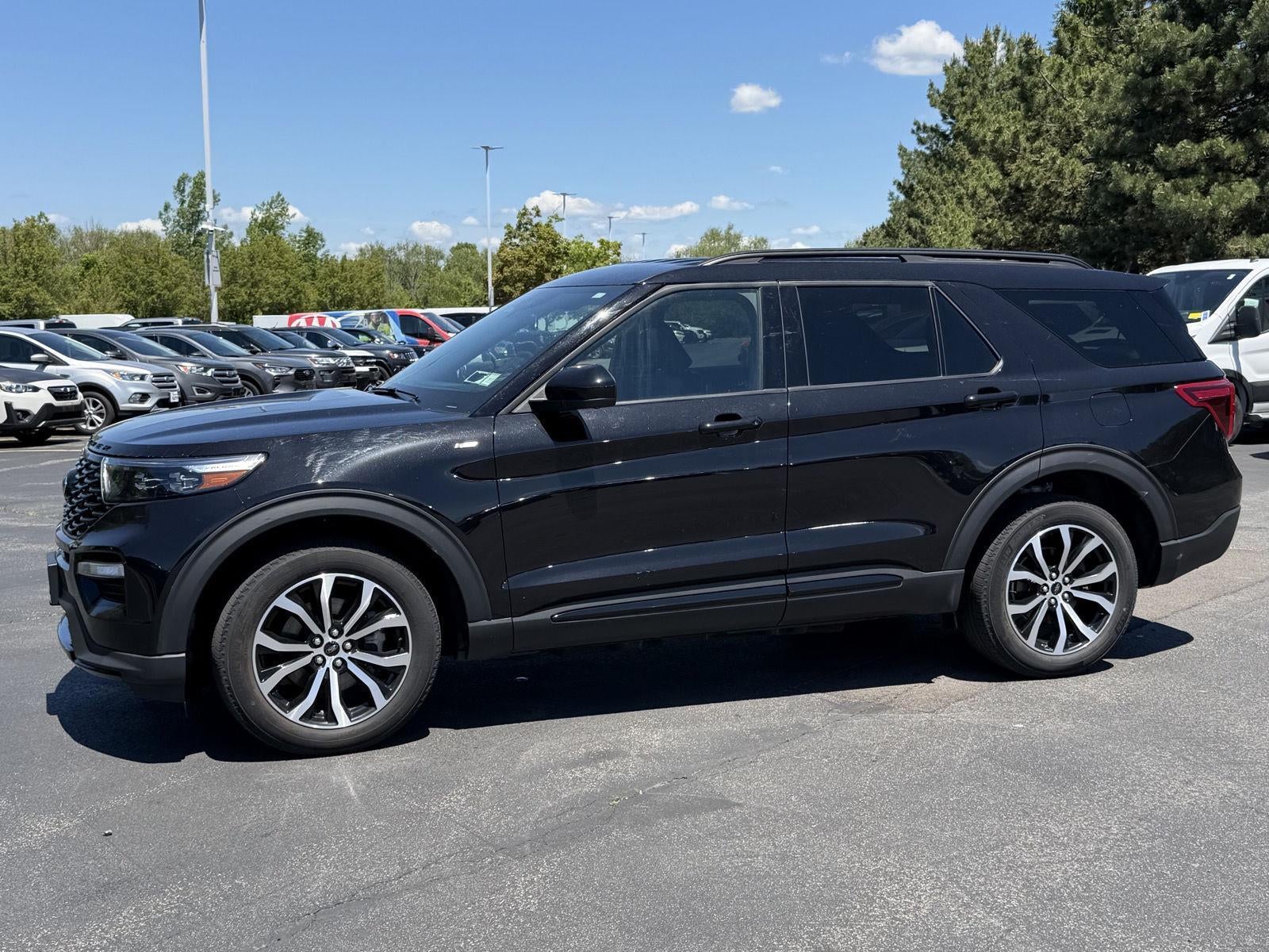 2022 Ford Explorer ST-Line