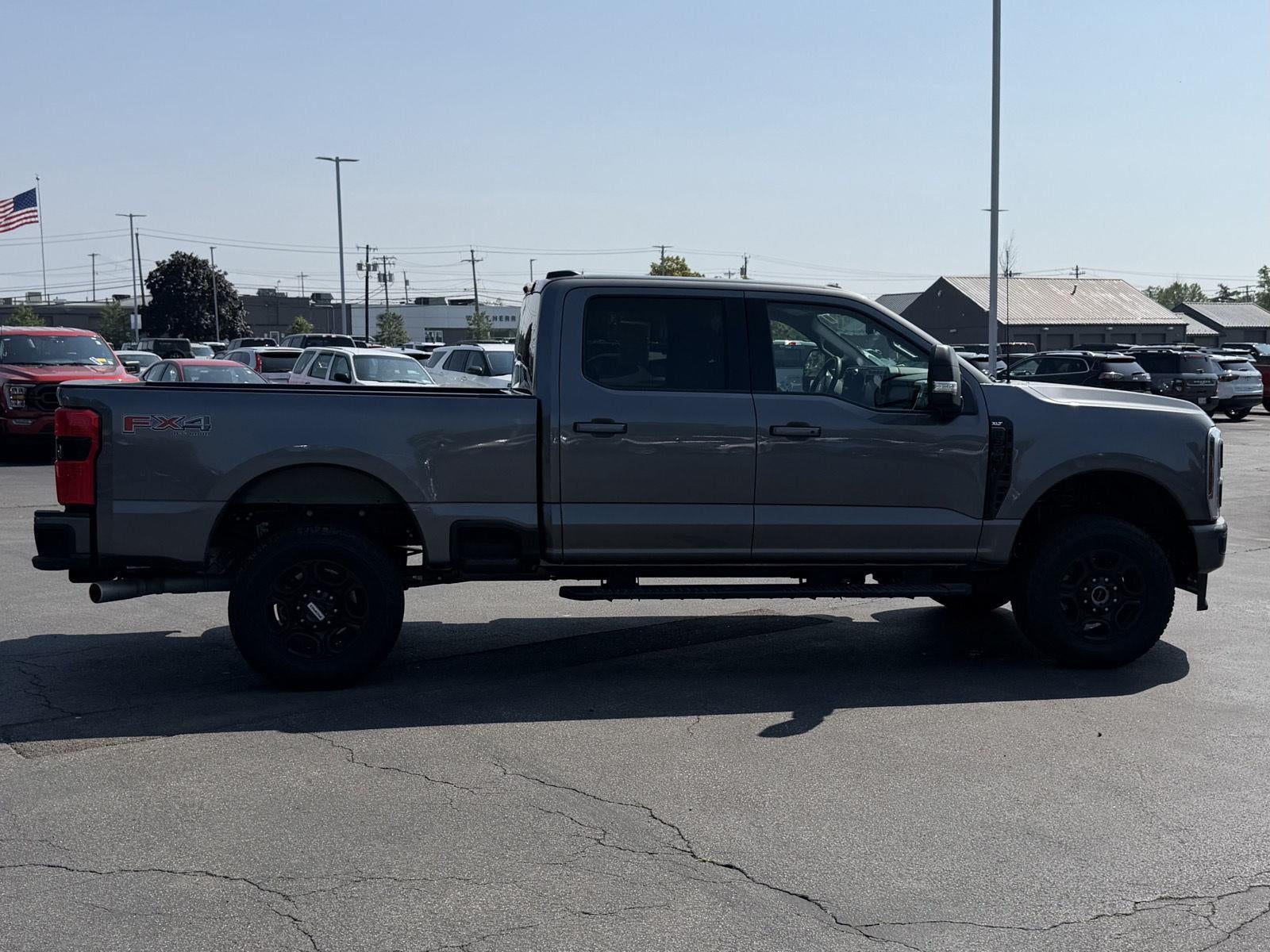 2024 Ford Super Duty F-350 XLT