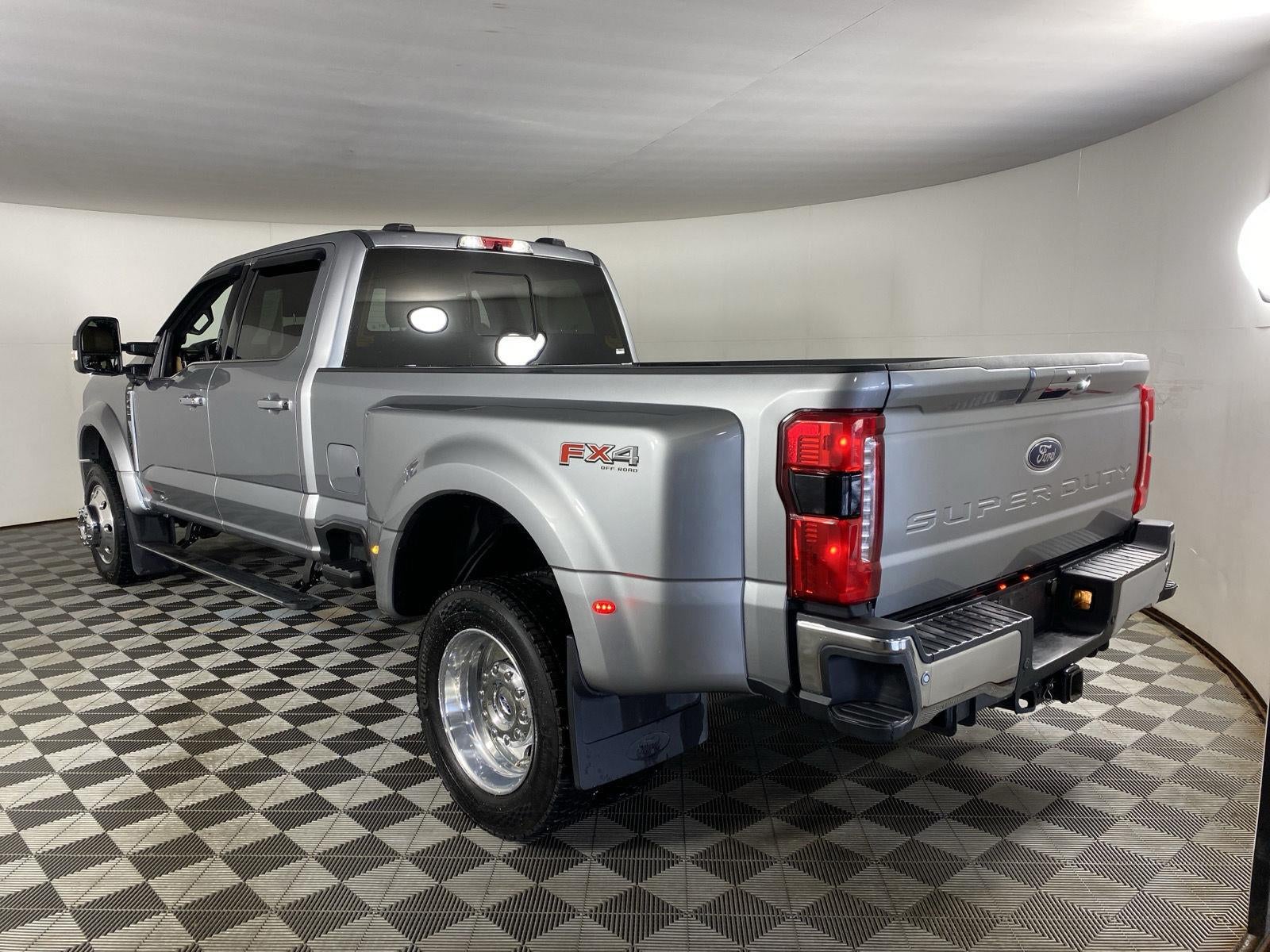 2024 Ford Super Duty F-450 DRW LARIAT