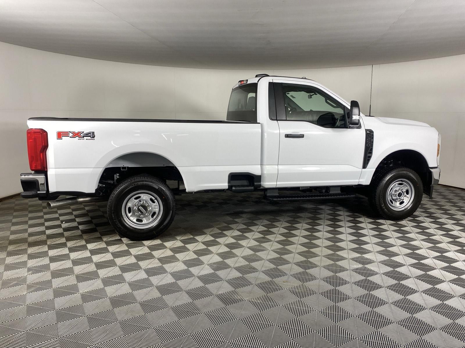 2027 Ford Super Duty F-250 SRW XL