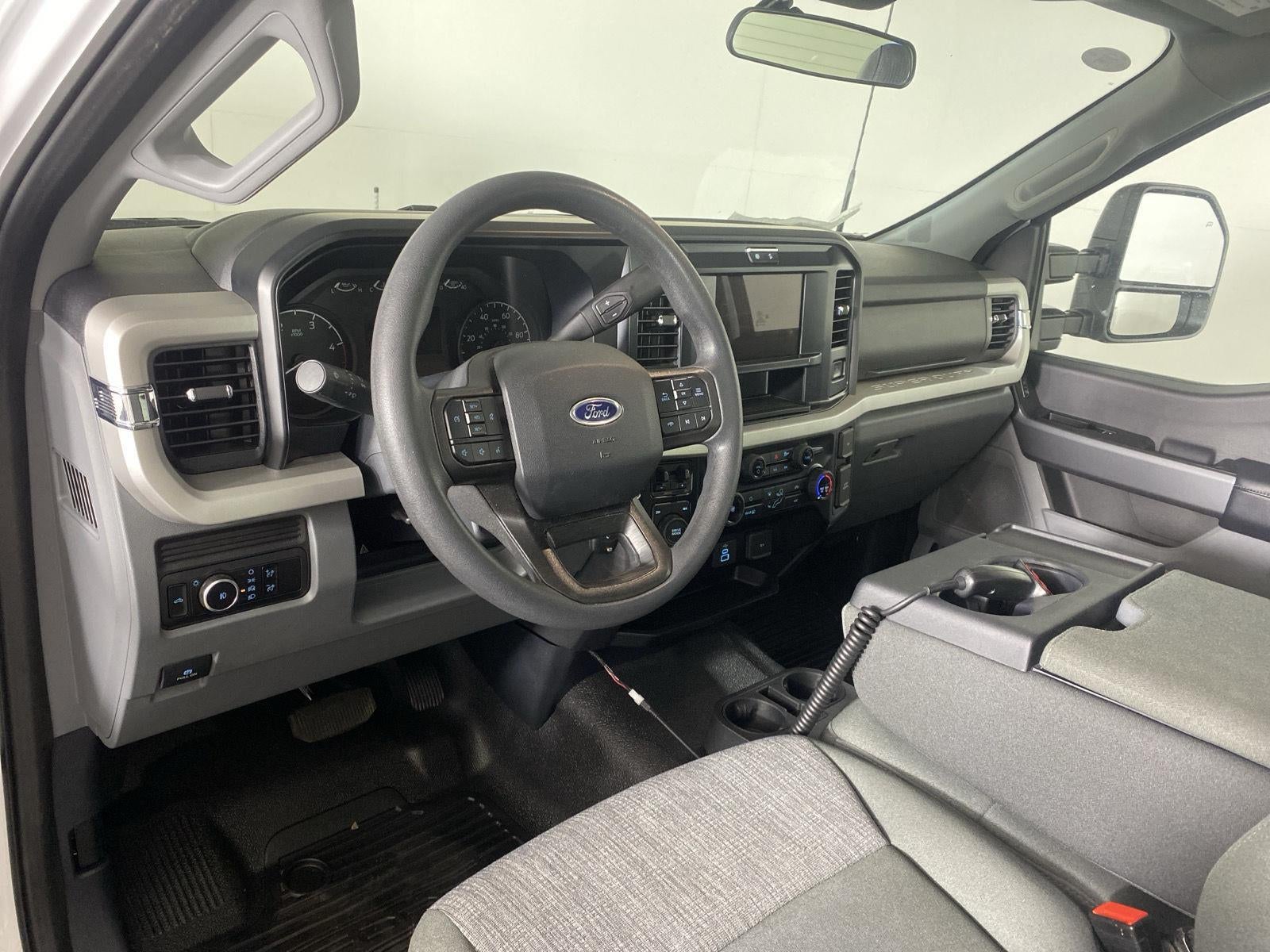 2025 Ford Super Duty F-350 XLT