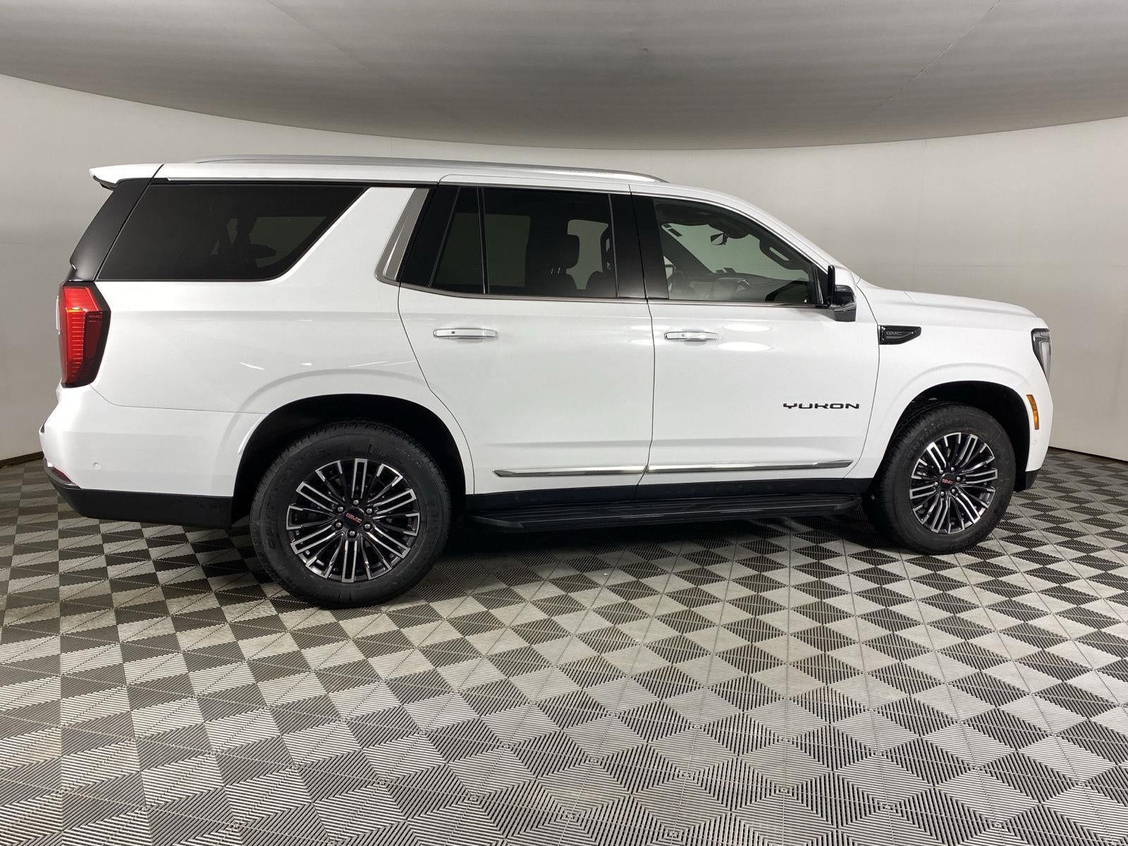 2025 GMC Yukon Elevation