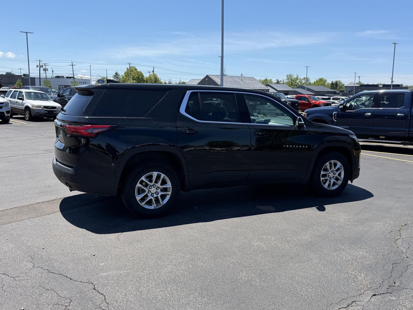 2023 Chevrolet Traverse LS