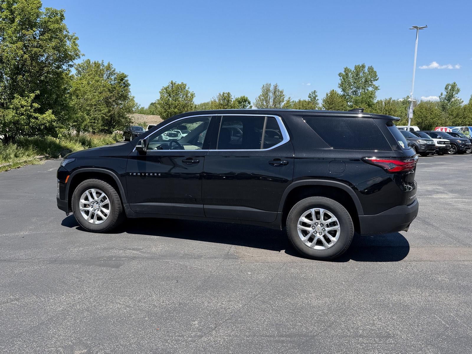 2023 Chevrolet Traverse LS