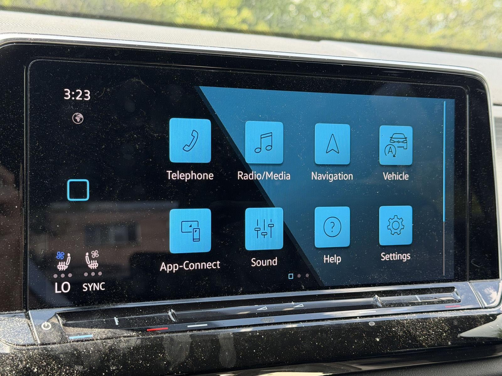 2024 Volkswagen Atlas Cross Sport 2.0T SE