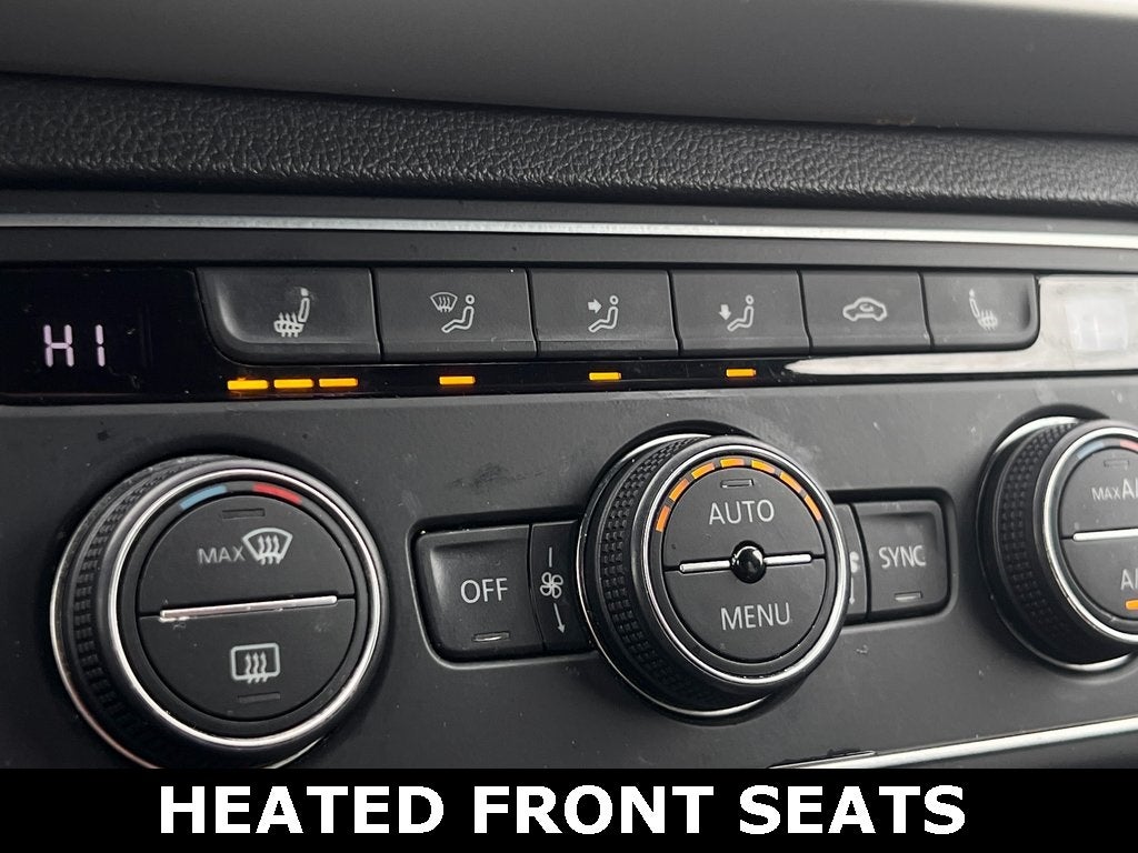 2021 Volkswagen Atlas Cross Sport 3.6L V6 SE w/Technology R-Line