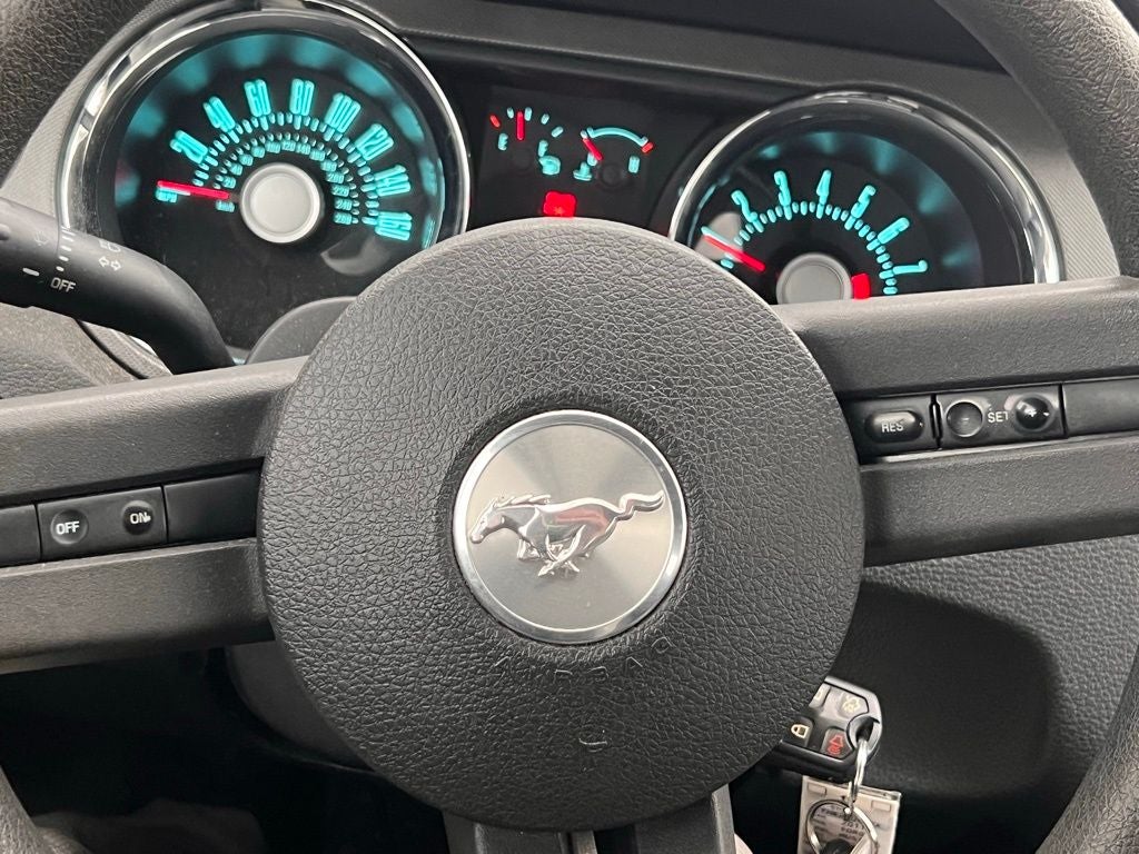 2011 Ford Mustang V6