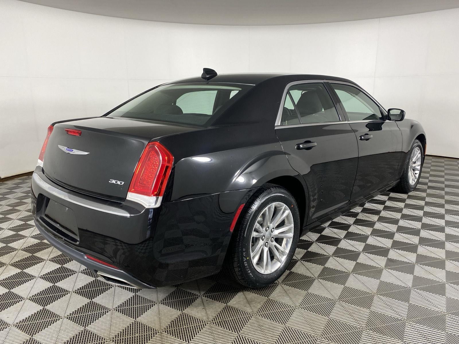 2019 Chrysler 300 Touring