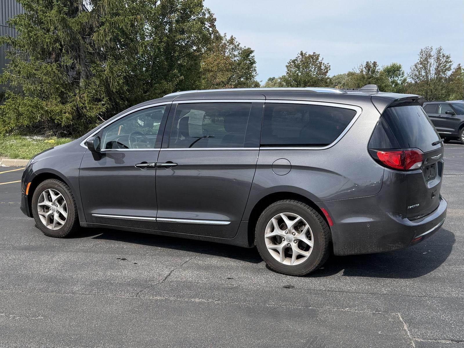 2017 Chrysler Pacifica Touring-L Plus
