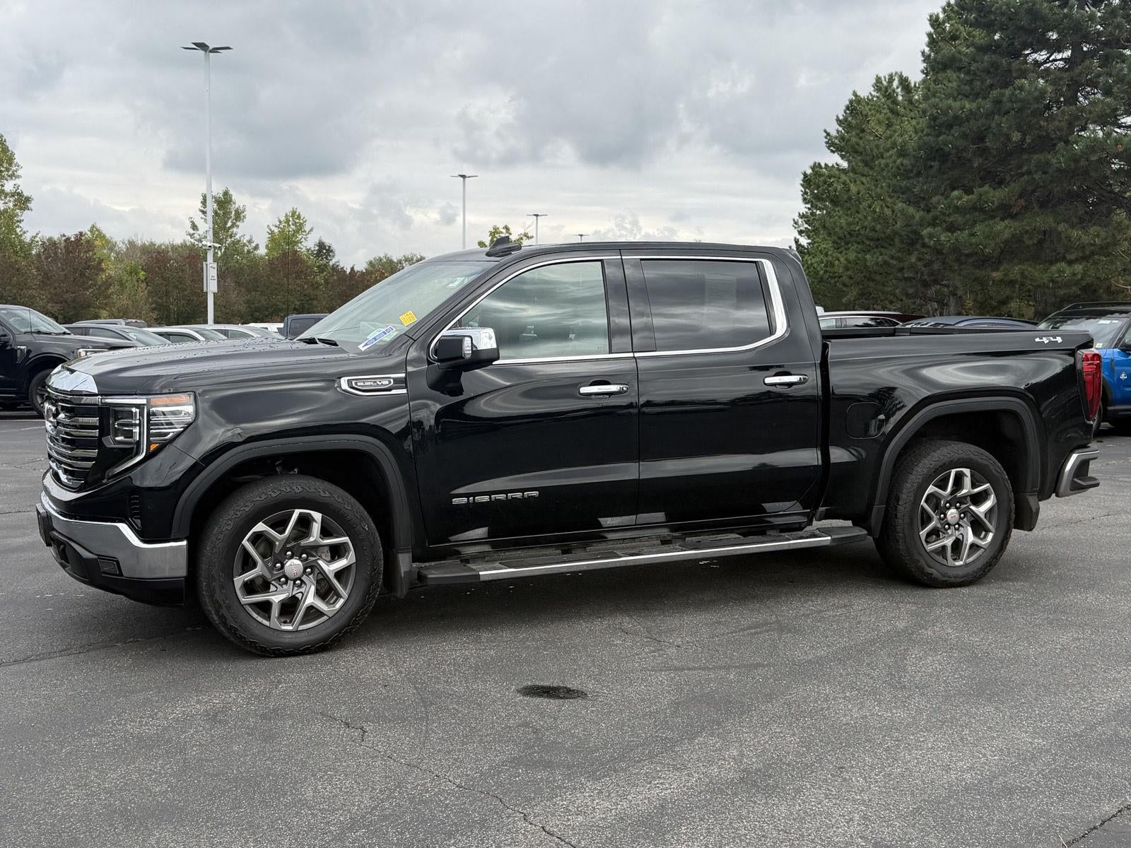 2025 GMC Sierra 1500 SLT