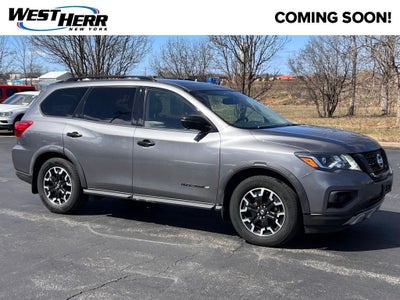2019 Nissan Pathfinder SL