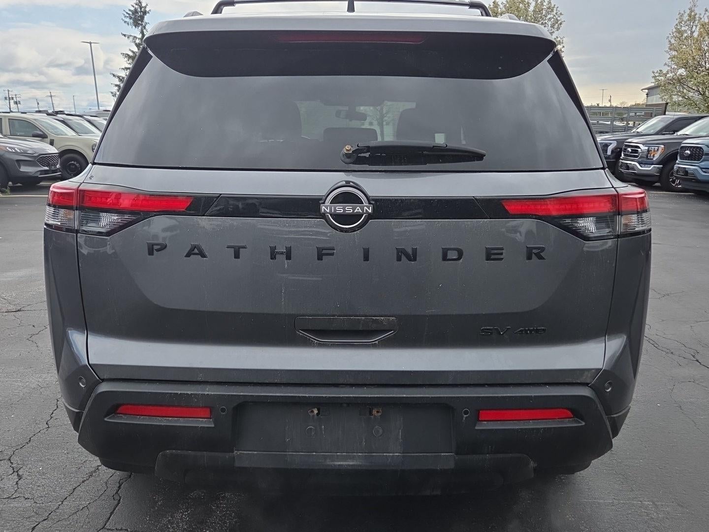 2022 Nissan Pathfinder SV