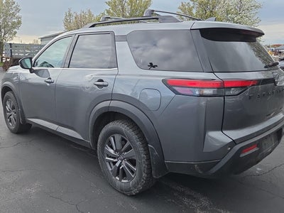 2022 Nissan Pathfinder SV