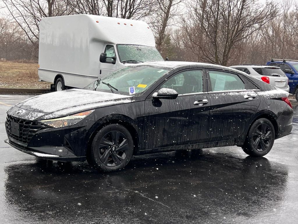 2021 Hyundai ELANTRA SEL