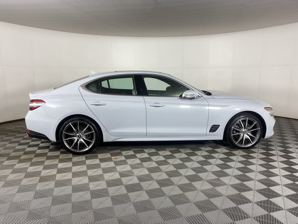 2022 Genesis G70 2.0T