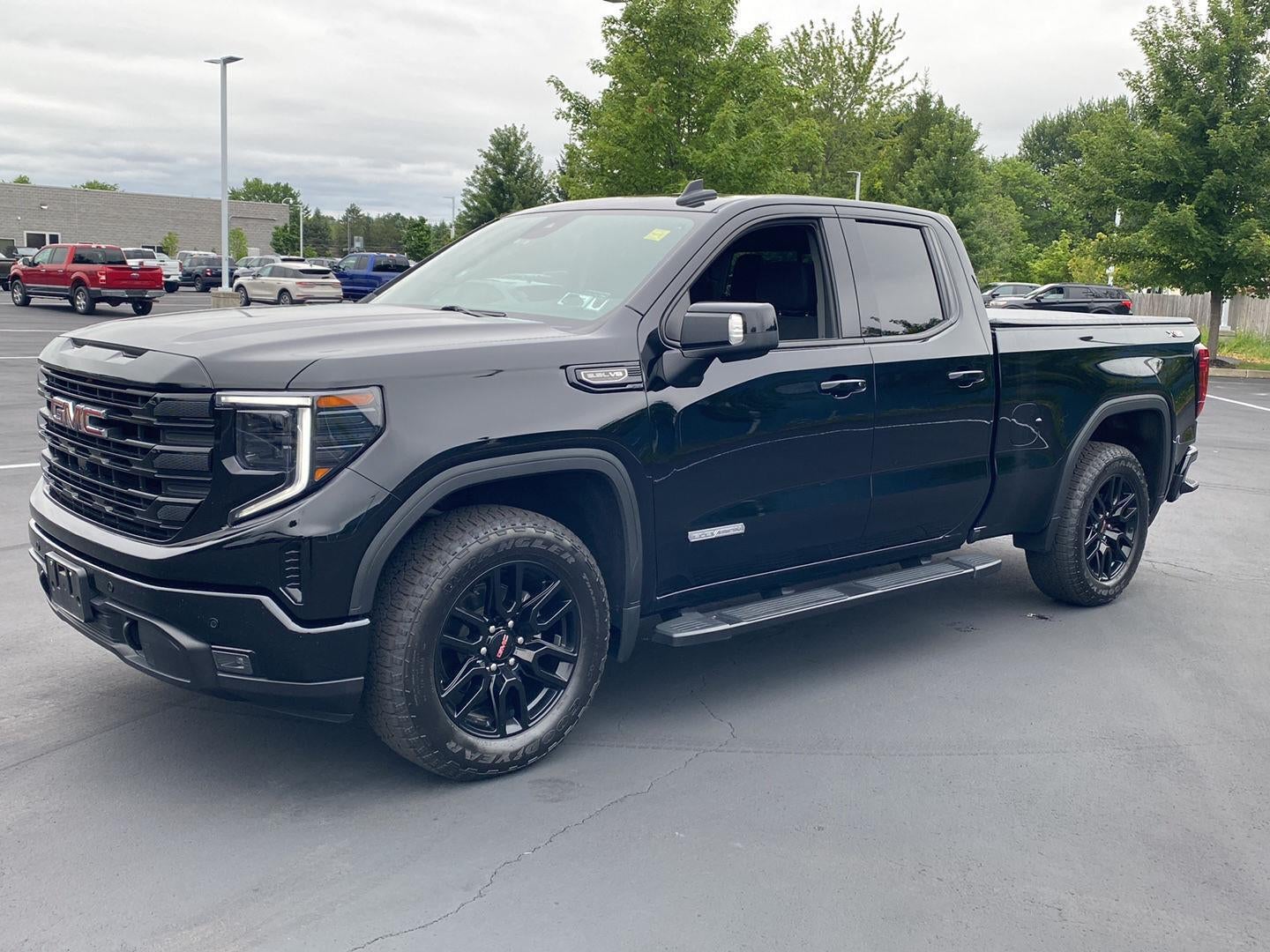 2025 GMC Sierra 1500 Elevation