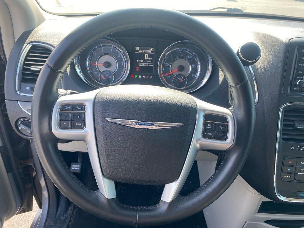 2013 Chrysler Town & Country Touring