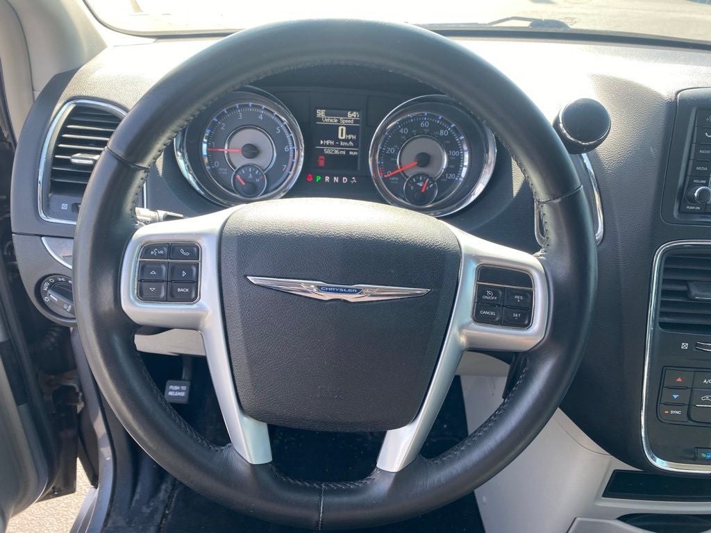 2013 Chrysler Town & Country Touring