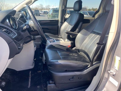 2013 Chrysler Town & Country Touring