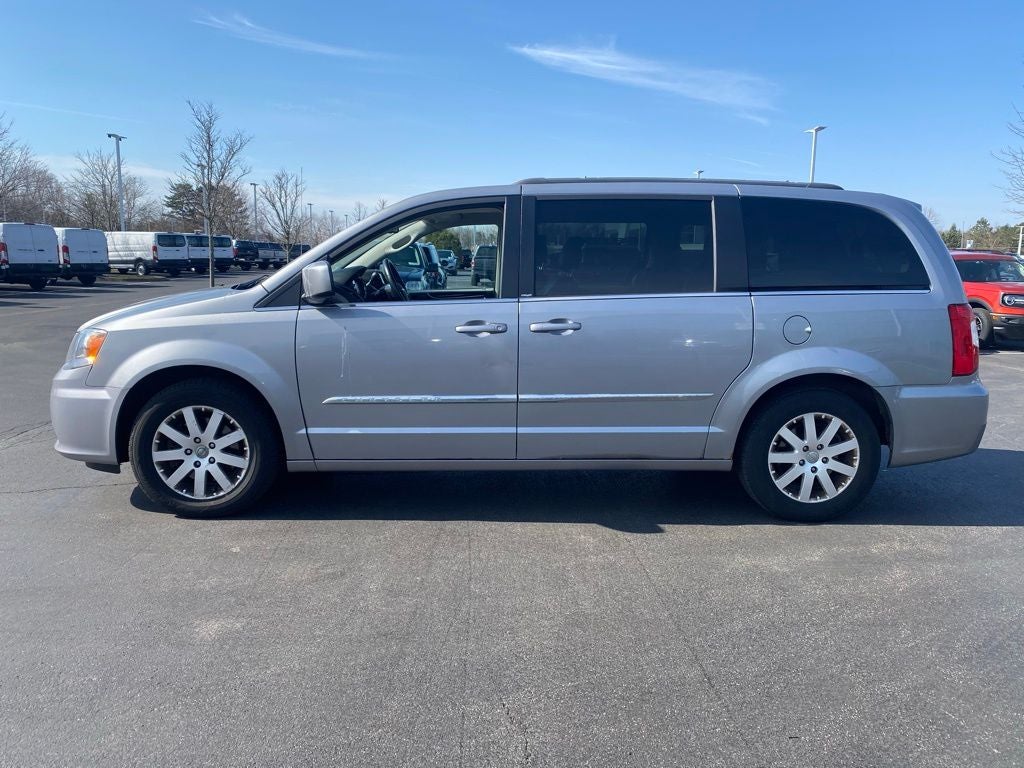 2013 Chrysler Town & Country Touring
