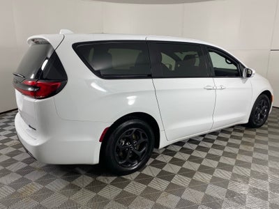 2022 Chrysler Pacifica Hybrid Touring L