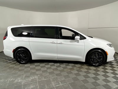 2022 Chrysler Pacifica Hybrid Touring L