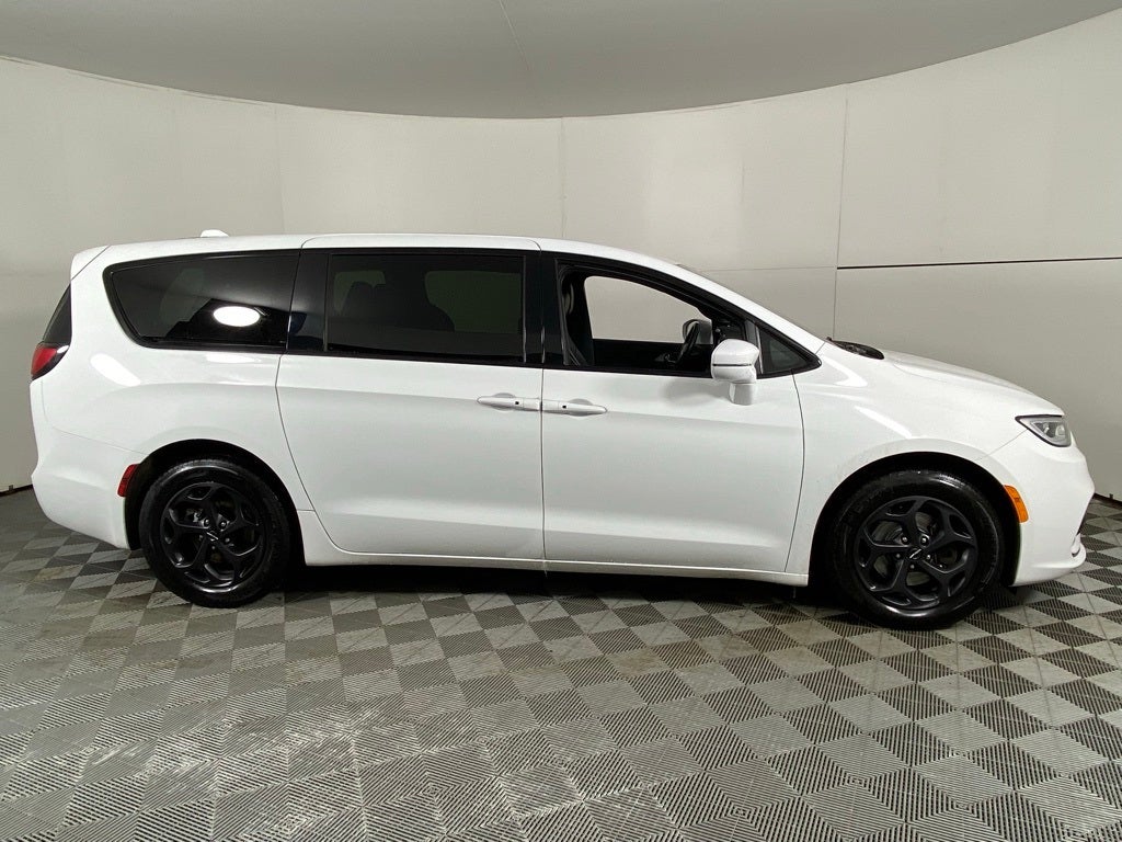 2022 Chrysler Pacifica Hybrid Touring L