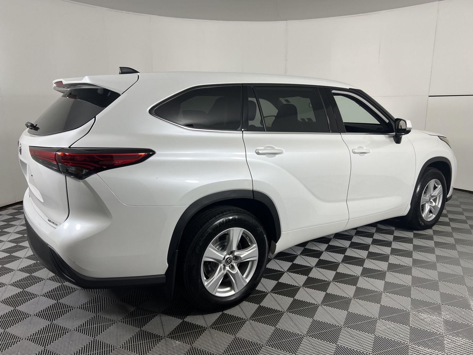 2022 Toyota Highlander LE