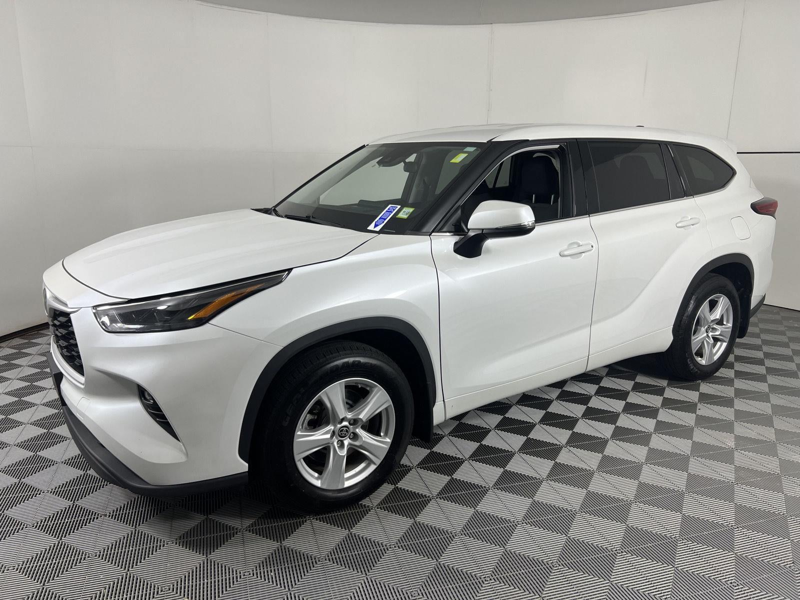 2022 Toyota Highlander LE