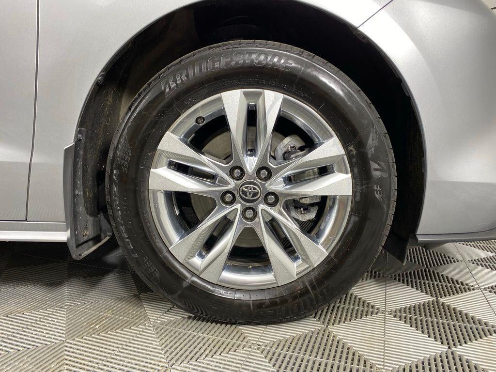 2025 Toyota Sienna XLE