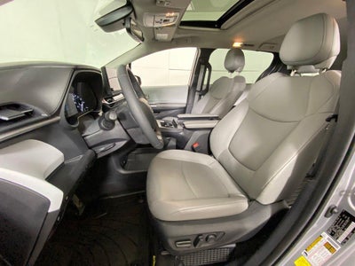 2025 Toyota Sienna XLE