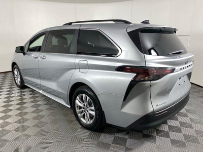 2025 Toyota Sienna XLE