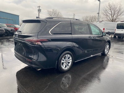 2025 Toyota Sienna XLE 7 Passenger