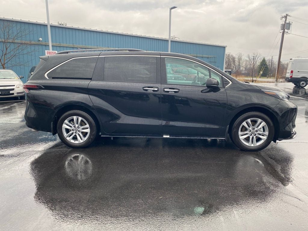 2025 Toyota Sienna XLE 7 Passenger