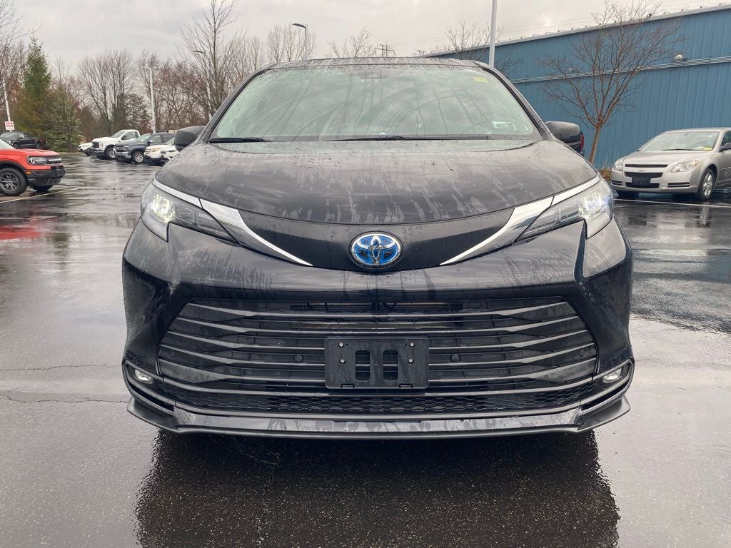 2025 Toyota Sienna XLE 7 Passenger