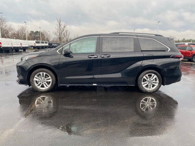 2025 Toyota Sienna XLE 7 Passenger