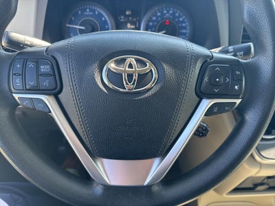 2020 Toyota Sienna LE 7 Passenger