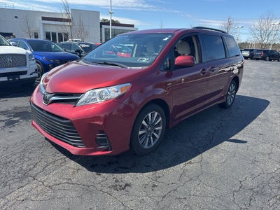 2020 Toyota Sienna LE 7 Passenger
