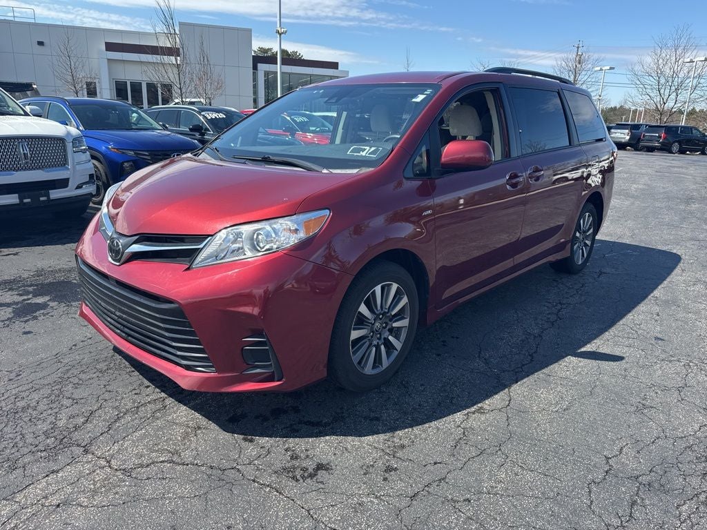 2020 Toyota Sienna LE 7 Passenger