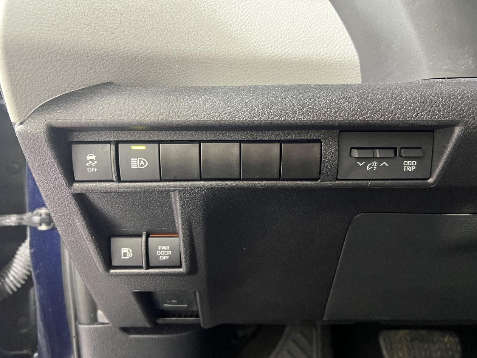 2025 Toyota Sienna XLE 7-Passenger