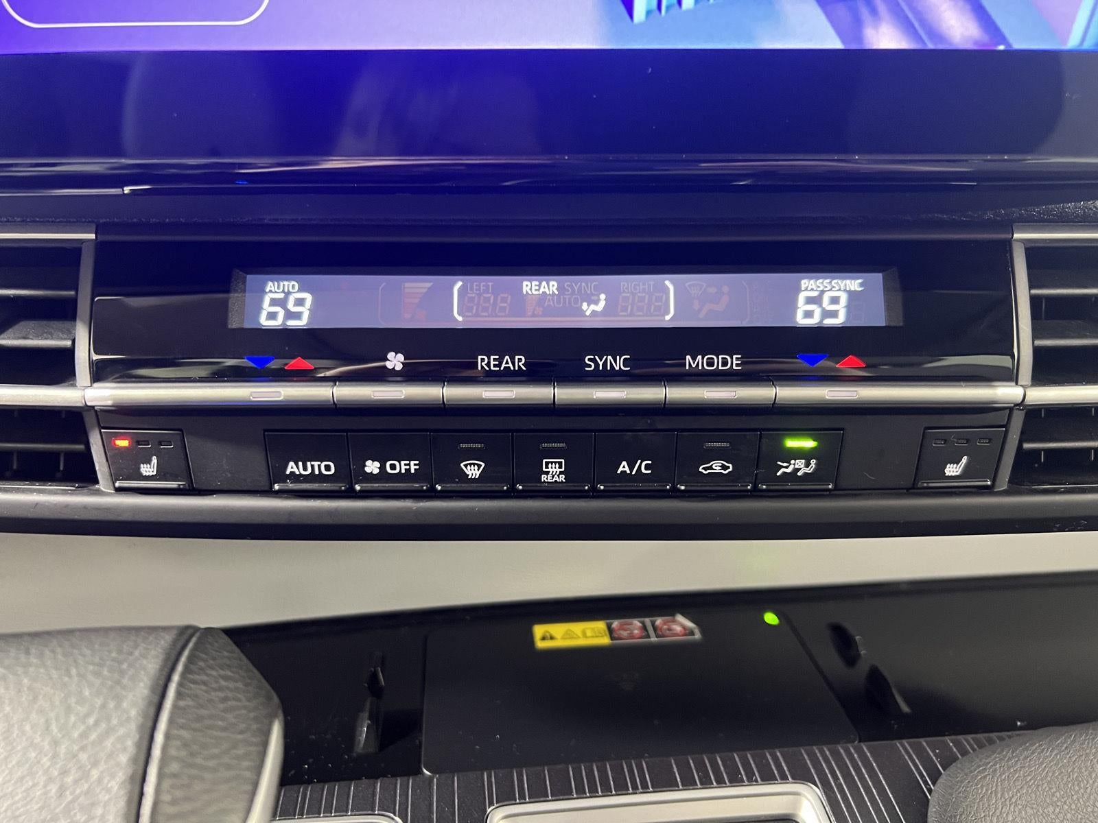 2025 Toyota Sienna XLE 7-Passenger