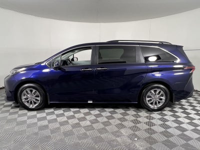 2025 Toyota Sienna XLE 7-Passenger