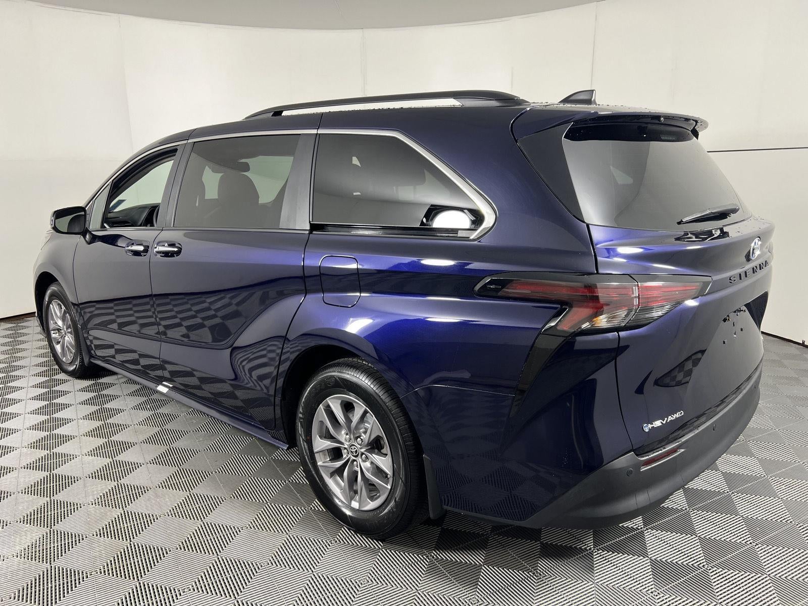 2025 Toyota Sienna XLE 7-Passenger