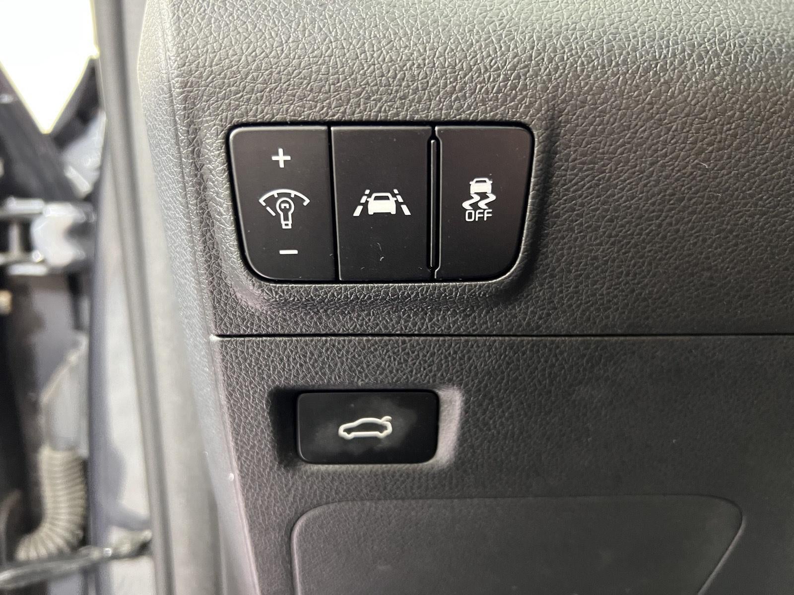 2022 Kia K5 EX