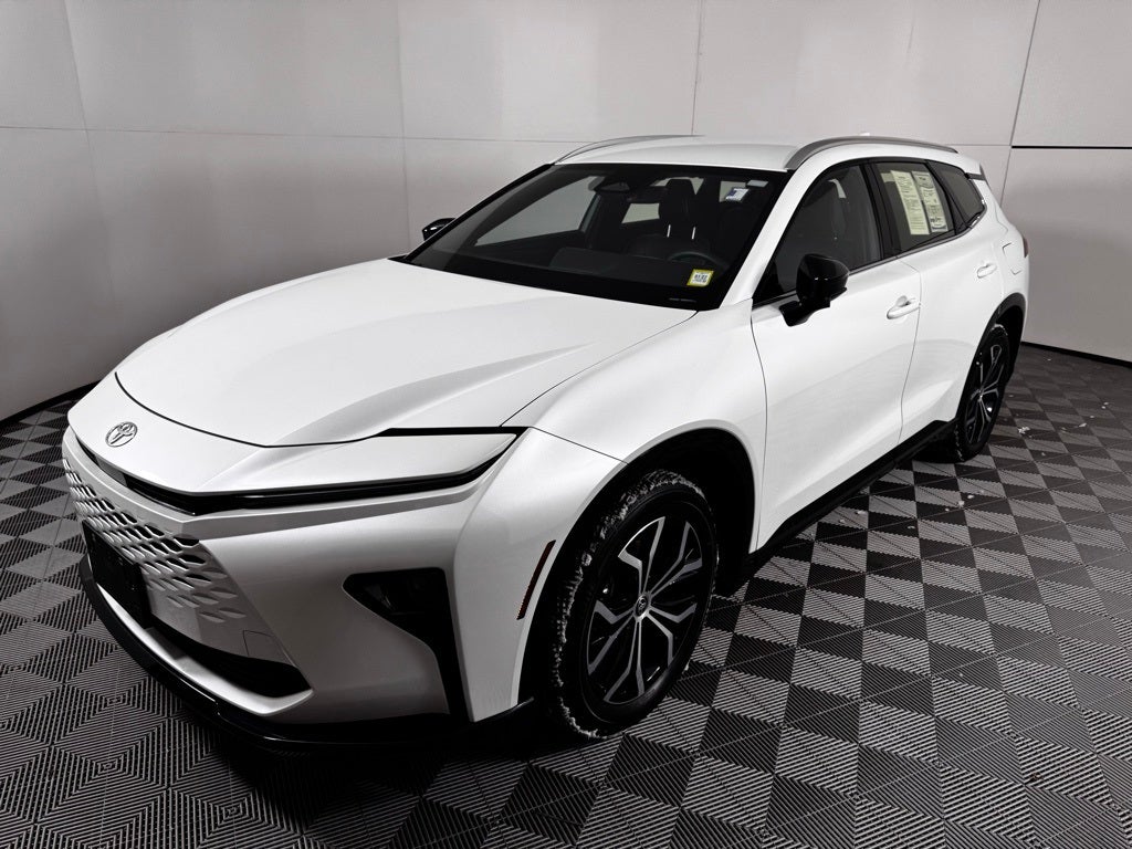 2025 Toyota Crown Signia Base