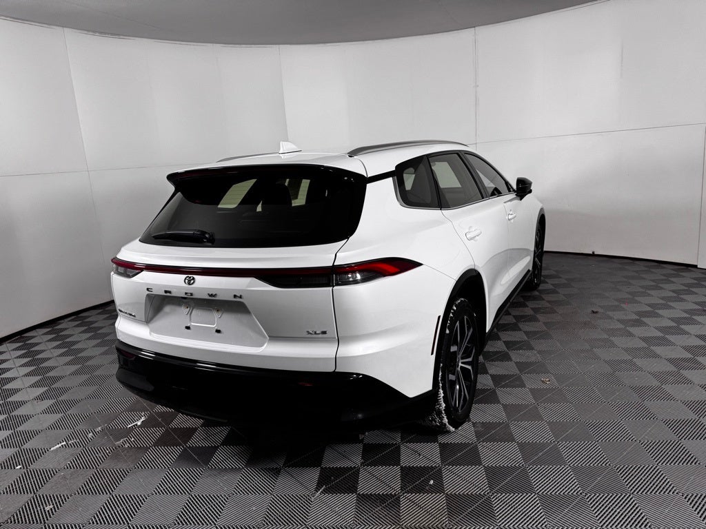 2025 Toyota Crown Signia Base