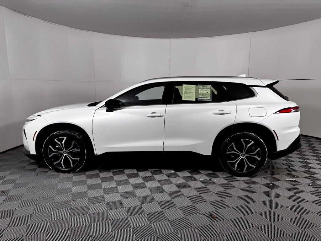 2025 Toyota Crown Signia Base