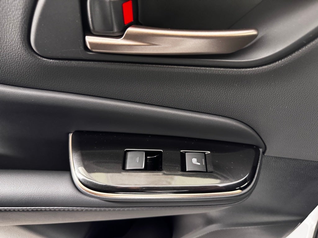 2025 Toyota Crown Signia Base